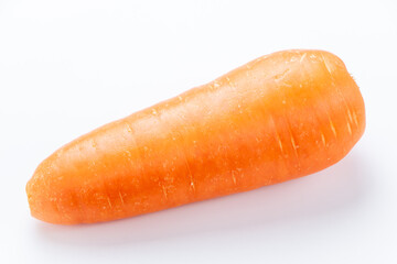 ニンジン、1本。(白バック)
