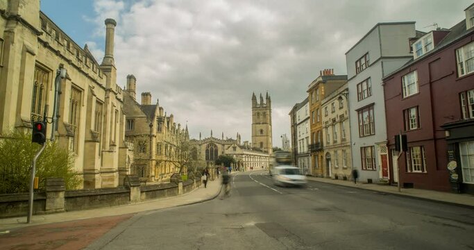 Timelapse of Oxford High Street with Magdalene bridge in the background 