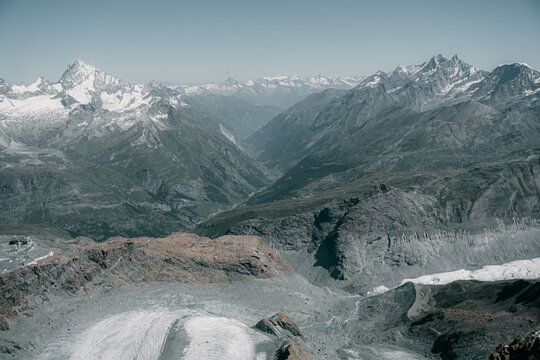Blick ins Tal vom Klein Matterhorn