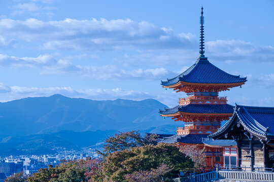 三重塔」の写真素材 | 12,476件の無料イラスト画像 | Adobe Stock