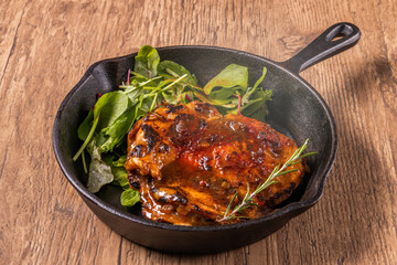 チキンステーキ　Chicken steak grilled outdoors 