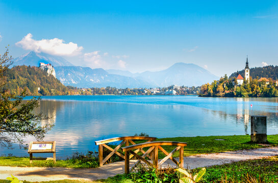  Famous alpine Bled lake (Blejsko jezero) in Slovenia, amazing autumn landscape