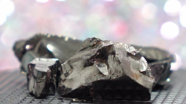 Shungit is a black rock that consists mainly of carbon