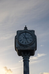 Fototapeta na wymiar clock in the city