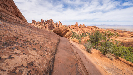 hiking the devils garden trail, arches national park, usa