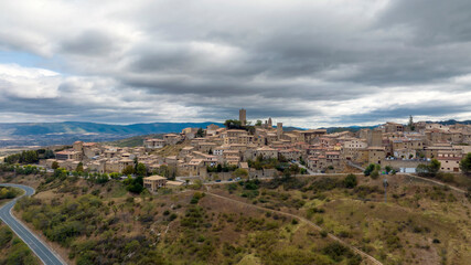 Fototapeta na wymiar vista aérea del municipio medieval de Sos del Rey Católico en Aragón, España