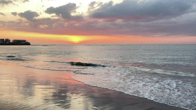 SPIAGGIA SUDAMERICANA AL TRAMONTO