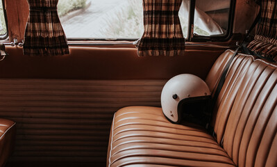 Casco en asiento