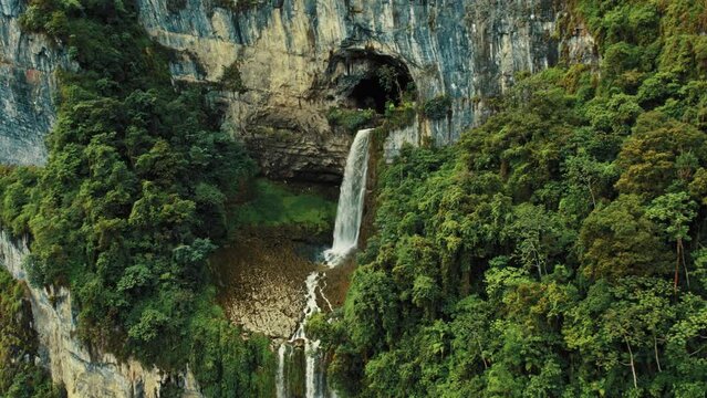 Ventanas de tisquizoque, cascadas ubicadas en el departamento de Santander Colombia