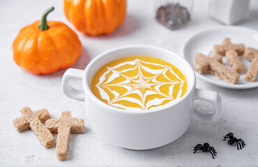 Pumpkin pureed soup for Halloween holidays