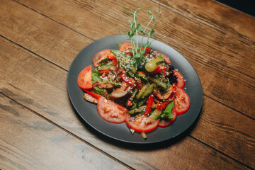 pasta with tomato and basil