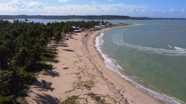 V&iacute;deo a&eacute;reo da praia do Gunga em Macei&oacute;, Alagoas, Nordeste do Brasil, v&iacute;deo 4K