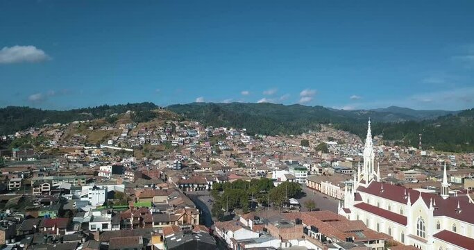 Drone Diaries: Exploring the Charming Town of Ubat&eacute;, Colombia