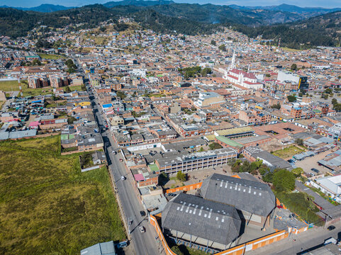 Ubat&eacute;, Cundinamarca: Aerial Splendor