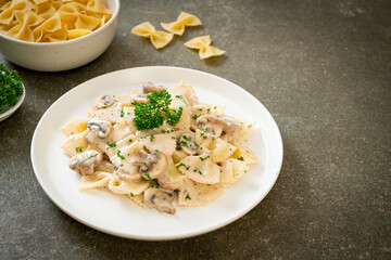 farfalle pasta with mushroom white cream sauce