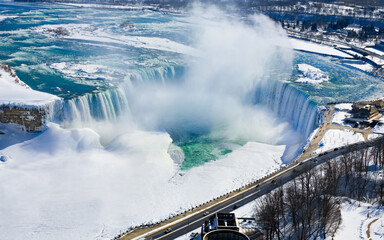 Niagara Falls in winter - obrazy, fototapety, plakaty