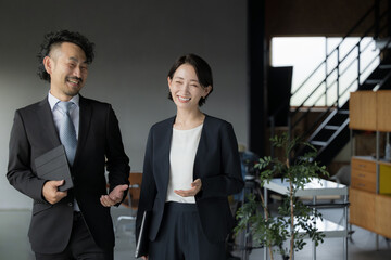 Businessmen meeting on the job Executives in the middle class changing jobs and hiring.