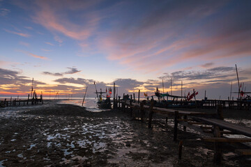 Fototapeta premium Sunrise Beach (Sunrise Beach) is beautiful in nature. Fisherman's way of life At Tha Sala Nakhon Si Thammarat, Thailand