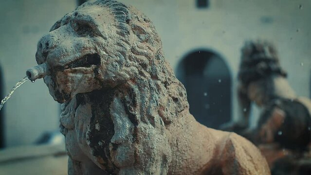 Fontana antica ad Assisi, la citt&agrave; di San Francesco