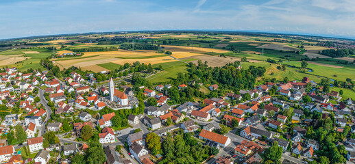 Der Markt Kissing im Landkreis Aichach-Friedberg im Luftbild