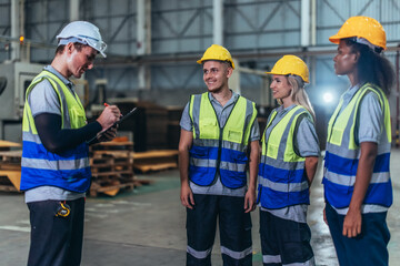 A cardboard factory manager assesses staff performance, guides improvement, bridges competency gaps