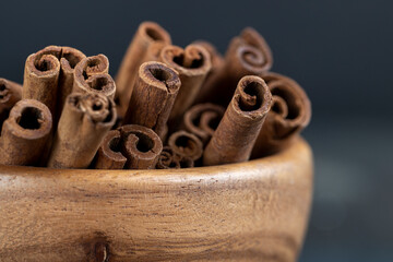 Obraz na płótnie Canvas aromatic cinnamon sticks used in cooking and confectionery products