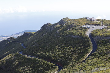 góra, krajobraz, niebo, chmury, mgła, podróż, turystyka, ścieżka, panorama, Madeira, Portugalia, zieleń, park, kamienie. skały © Krzysztof
