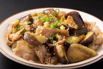 豚バラ肉となすの味噌炒め