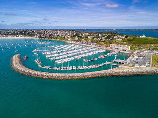 Panorama aérien du Port de Saint Cast Le Guildo (Port Jacquet) et son môle sur la Côte...