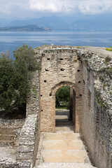Fototapeta premium Grottes de Catulle à Sirmione