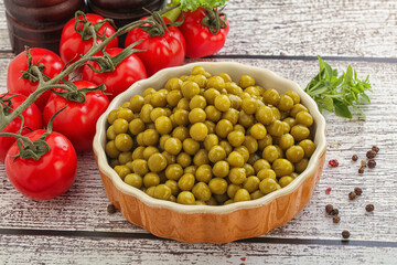 Canned sweet green peas conserve