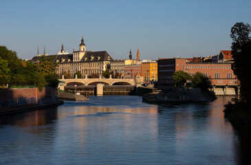 Panorama Wrocławia, widok na rzekę Odra. - obrazy, fototapety, plakaty