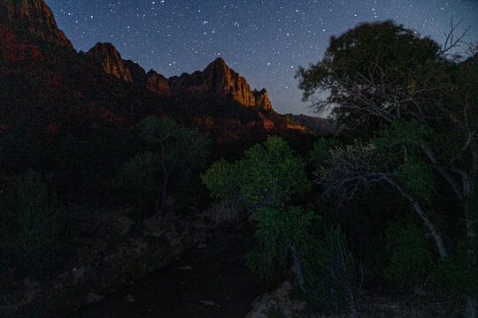 landscape, travel, zion, canyon, utah, hike, hiking, sky, park, national, view, mountain, rock, scenic, wild, valley, outdoor, peak, nature, natural, trail, sandstone, tourism, cliff, usa, river, suns