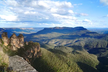 Papier Peint photo Trois sœurs Landscape of The Three Sisters are an unusual rock formation in the Blue Mountains National Park of Katoomba , New South Wales, Australia