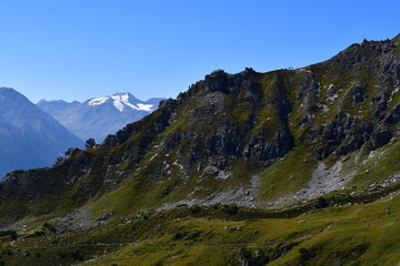 Fototapeta premium Schöne Landschaft mit Gletscherblick im Stubaital 