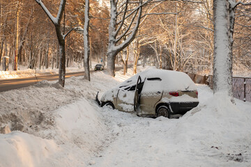 ice, lack of winter tires on a car, the consequence of a terrible accident in winter
