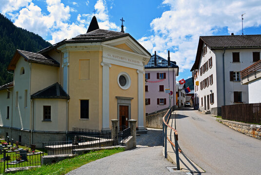 Das Dorf Villa Bedretto im Bedretto-Tal, Tessin, Schweiz