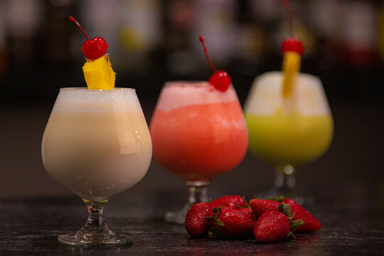 Pi&ntilde;a colada, pi&ntilde;a, coctel, cocktail, cereza, daikiri