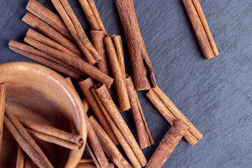 aromatic cinnamon sticks used in cooking and confectionery products