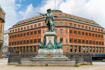 The Statue of Niels Juel, created by the sculptor Theobald Stein, was unveiled in 1881 at Holmens Kanal in Copenhagen, Denmark. It stands next to Church of Holmen - obrazy, fototapety, plakaty