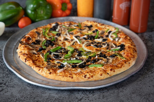 Pizza con alimento y queso