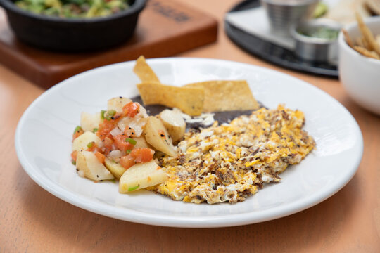 Alimento con arroces y comida