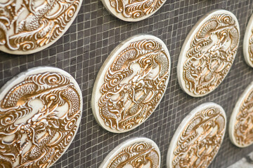 chinese dragon sculpture