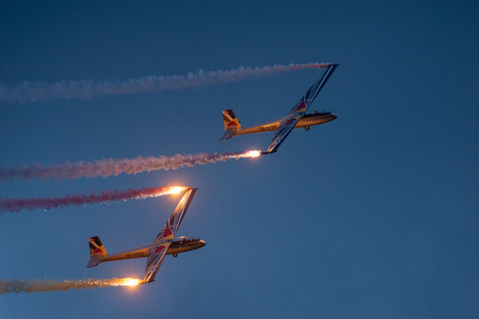 Red Bull  Blanix Team - Glider Aerobatic Night Show