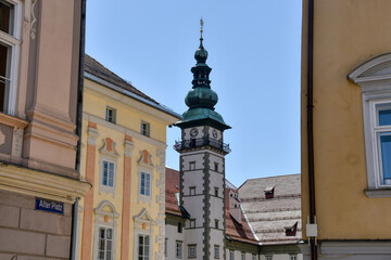 Fototapeta premium Klagenfurt, Landhaus, Landhaushof, Turm, Profanbau, Altstadt, historisch, Stadtkern, Nordturm, Südturm, Türme, Wahrzeichen, Denkmalschutz, Denkmal, Stadtzentrum, Österreich, Kärnten, Landeshauptstadt,