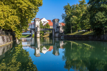 Obraz premium Ljubljanica River, downtown Ljubljana. Slovenia