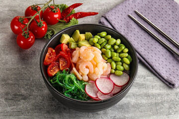 Hawaian cuisine - Poke with cocktail shrimps