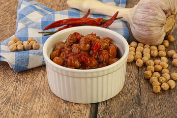 Baked chickpea with tomato sauce