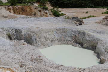 塚原温泉・伽藍岳噴火口