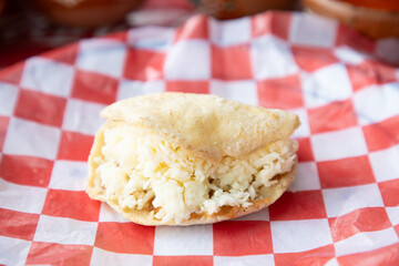 Gordita de frijoles con queso